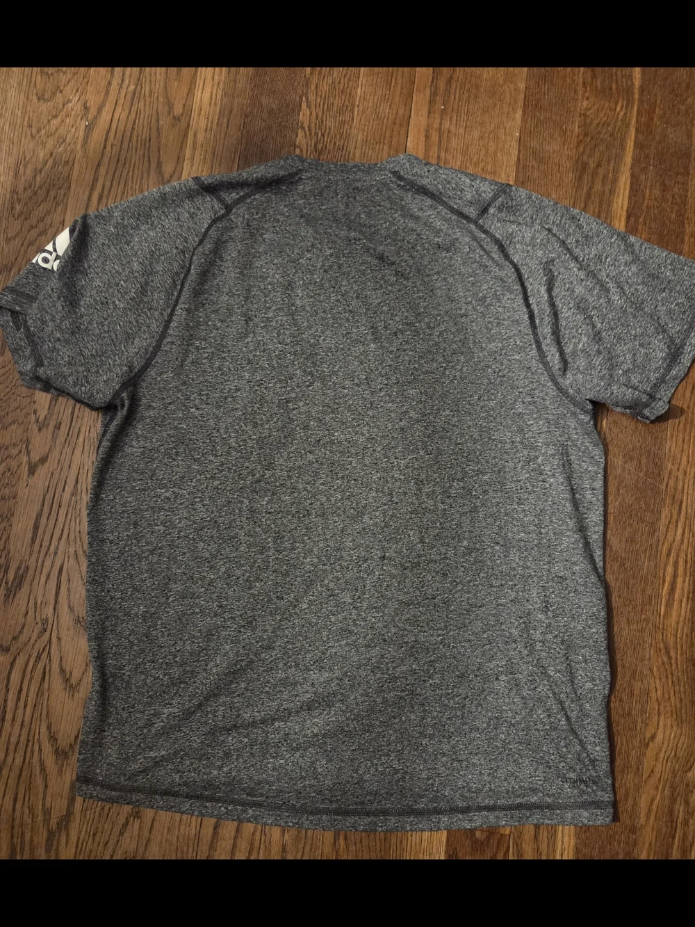 adidas Men’s Dark Heather Gray Short Sleeve Logo Tee, Medium